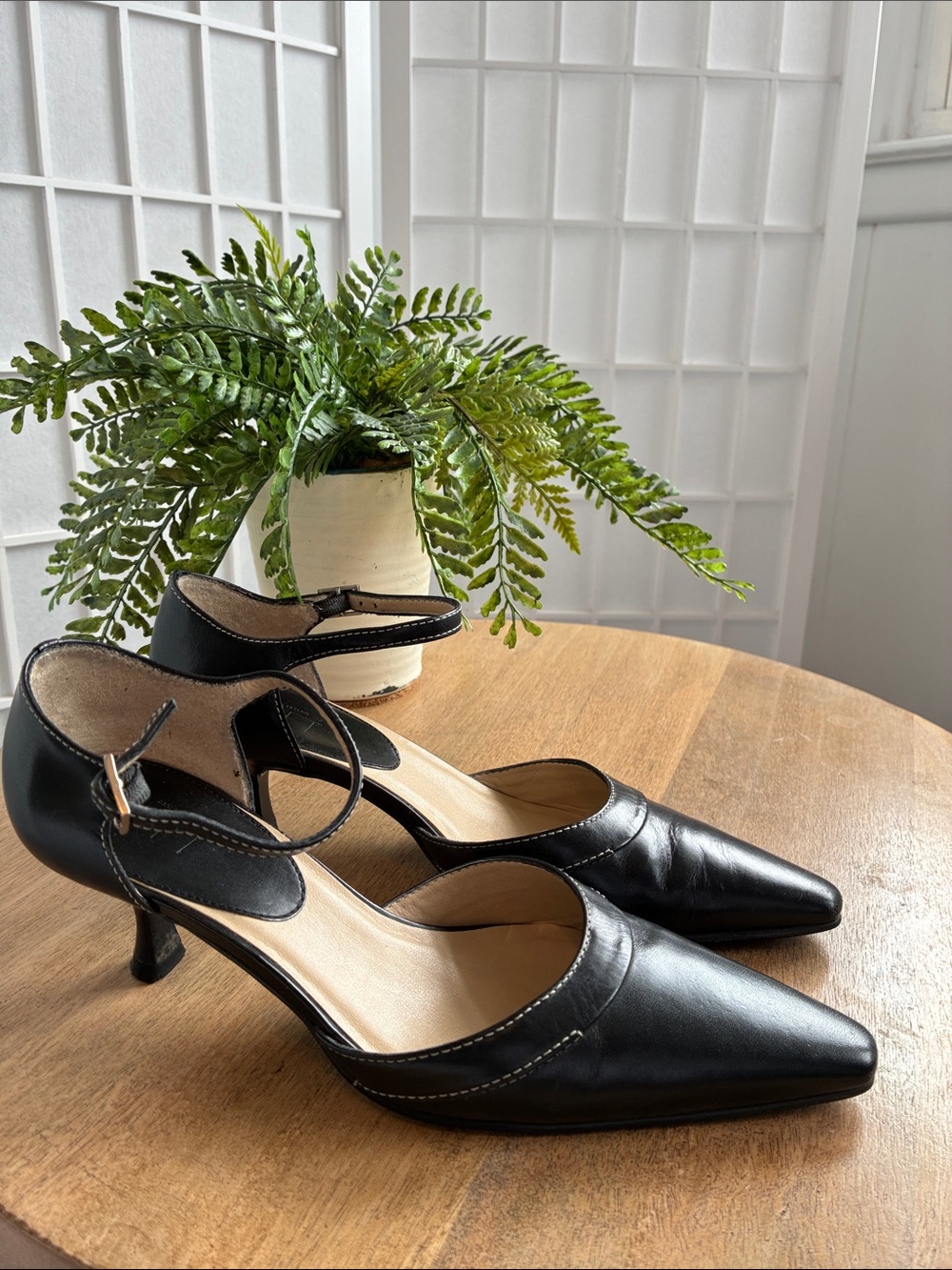 Ann Taylor LOFT Black Leather Heels, Pointed Toe, Ankle-Strap, Like New, 5M